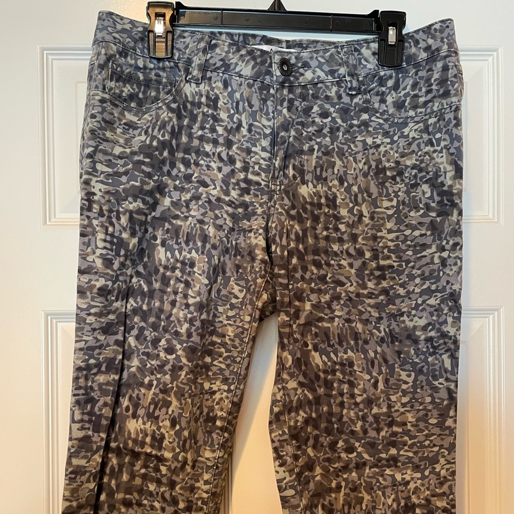 CAbi Modern Camo Jegging